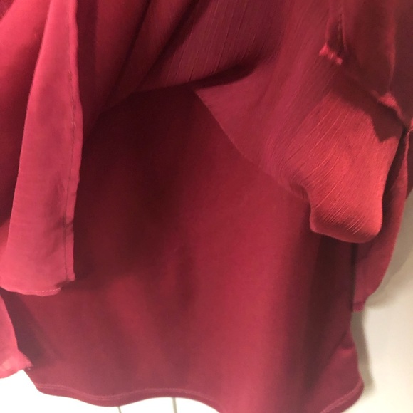 Ladies Medium Embroidered Top: Le château - Picture 5 of 9